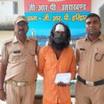 चाकू मारकर फरार हुआ बाबा चढ़ा जीआरपी पुलिस के हत्थे