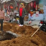 गणेशपुर में सीवर लाइन के फॉल्ट को बंद करने का कार्य प्रगति पर