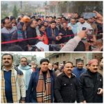 सोत मोहल्ले में धोबी घाट से सोत बी चौकी तक सड़क निर्माण एवं चौड़ीकरण कार्य का माननीय विधायक प्रदीप बत्रा और पार्षद संजीव राय ने किया उद्घाटन