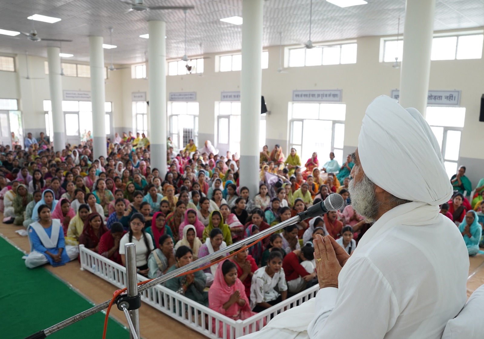 ऋषिकेश में अंग्रेज़ी माध्यम जोनल स्तरीय समागम सम्पन्न//युवाओं को आत्मबोध एवं परमात्मा से एकत्व का संदेश दिया