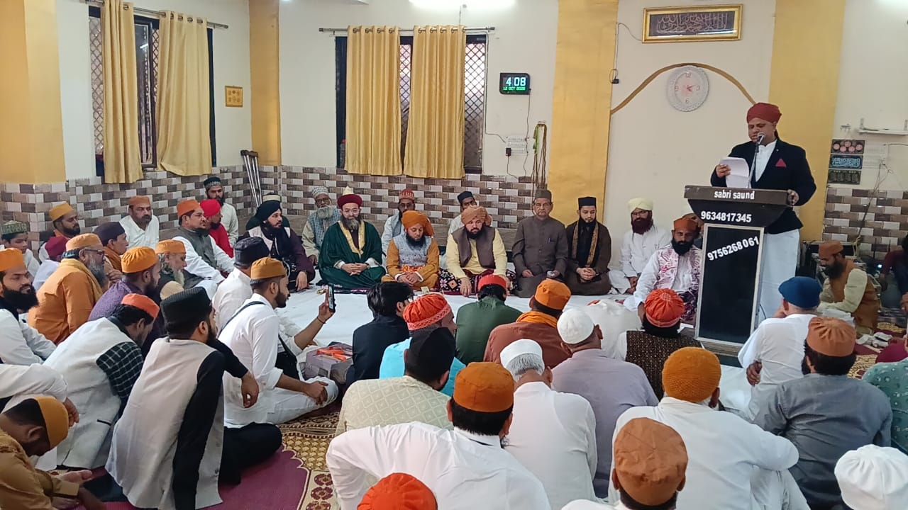 सरकार सय्यद साजिद अली मियां के उर्स के मौके पर  सेमिनार का आयोजन*//*देश के कोने कोने से सेमिनार में पहुंचे मुफ्ती और मौलाना